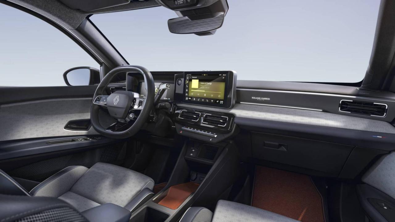 Renault5E-TechelectricRoland-Garros(3).thumb.jpg.9b3fe7e18ecf0168faddf99c5dc4defb.jpg