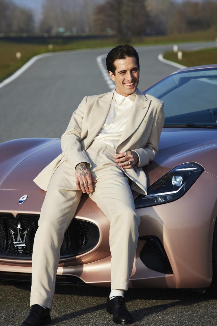 Small-23828-MaseratiFolgorecampaignItTurnsYouOn-GranCabriowithDamianoDavid-ph.PaoloZerbini.thumb.jpg.3e70af5b70c656988e5c6332c3252f36.jpg