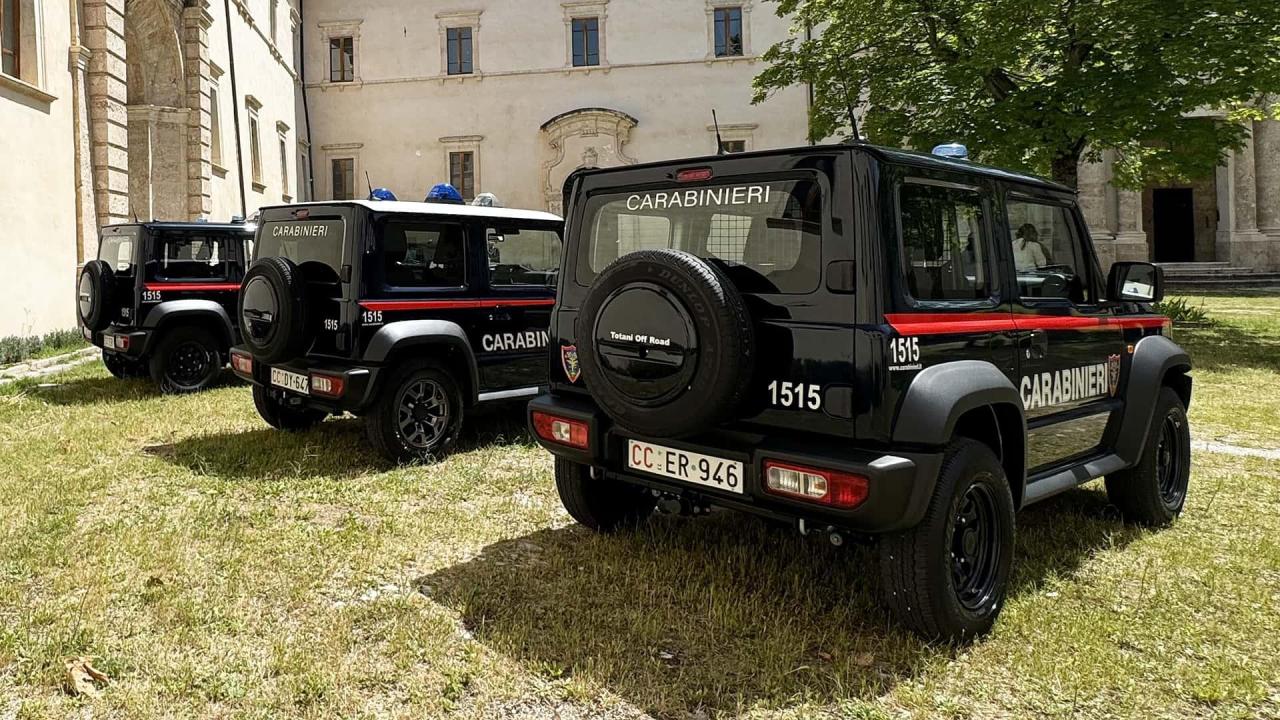 la-suzuki-jimny-dei-carabinieri-2024(2).thumb.jpg.c4ca85dedf8f964658e6e5f36fc777c7.jpg
