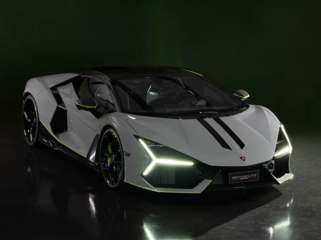 lamborghini_revuelto_32_059f04650c16090c.jpg.00c672103fe9d14c1ad2afff709ebeb0.jpg
