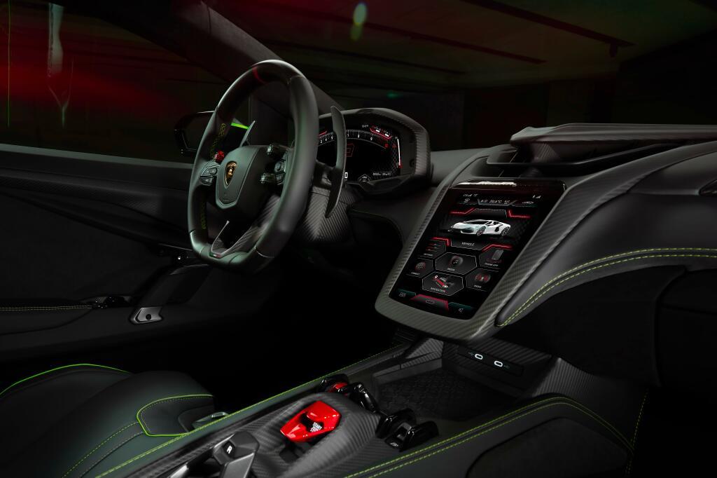 lamborghini_revuelto_lamborghini_arena_2024.jpg.130c4e783508aebe1aa1144c05877d12.jpg