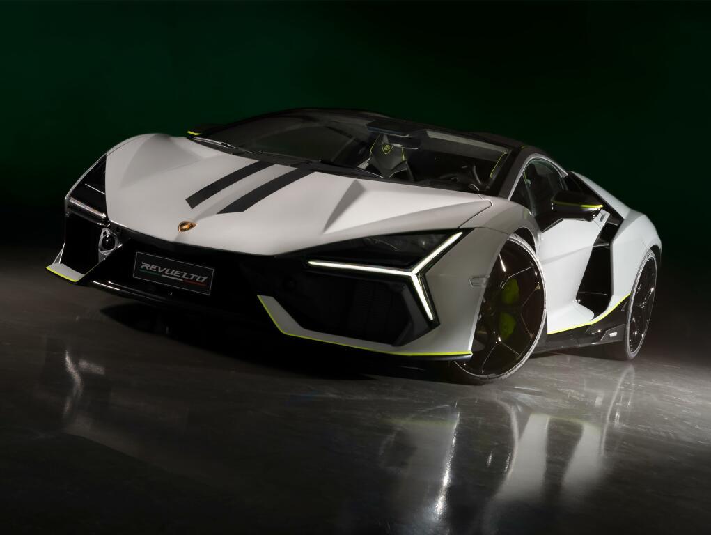 lamborghini_revuelto_lamborghini_arena_2024_2_02aa000011f10d7e.jpg.4936bcf73a8505139a3dbcfe92ab4609.jpg