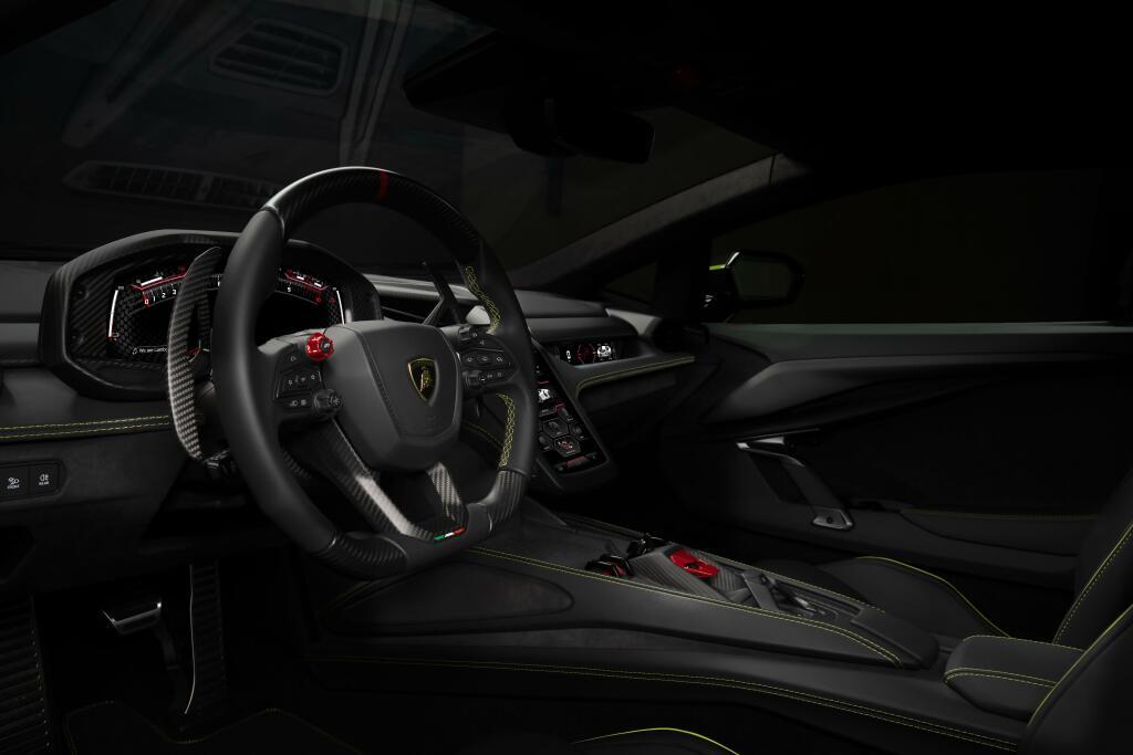 lamborghini_revuelto_lamborghini_arena_2024_6.jpg.eaaa5001919a74defcc22ea409a24826.jpg