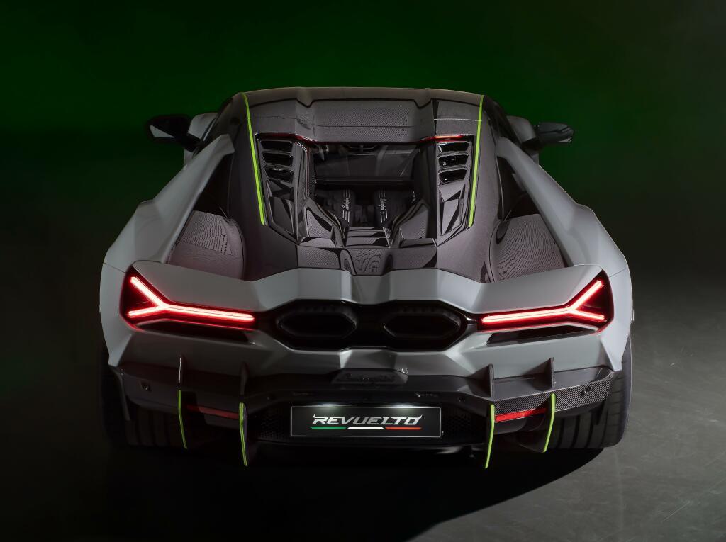 lamborghini_revuelto_lamborghini_arena_2024_9_03f302530fe40bdf.jpg.334c27b1860256d1f94b471bb2f5f5e2.jpg
