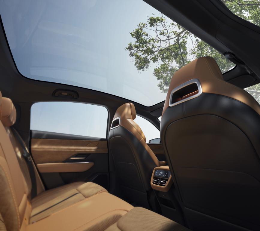 mazda_ez-6_6.jpg.4459d82f09ed05f2c43fc6866d5a6c3a.jpg