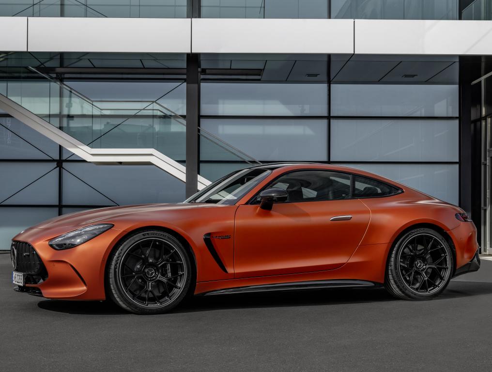mercedes-amg_gt_63_s_e_performance_19_03bf012a0cc009a3.jpg.65f3979a7a4d7d15767fa03fe7a5dbd9.jpg