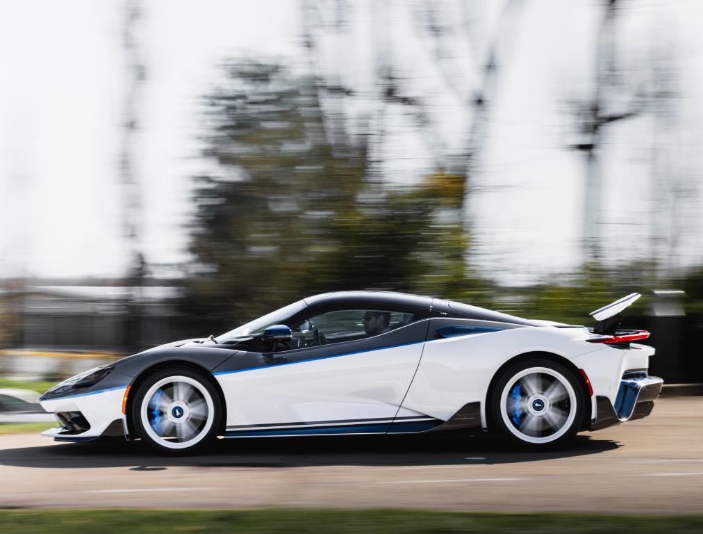 pininfarina_battista_reversario_2_03410296156f1042.jpg.e827e00549cbc7c672a6265dc97b7673.jpg