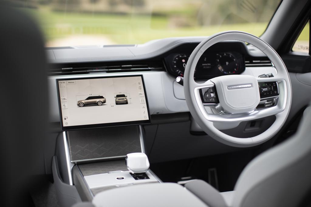 range_rover_sv_burford_edition_15.jpg.b3f17f6d6e06767d397c4ebe776568db.jpg