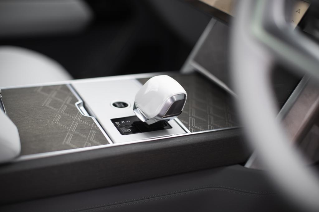 range_rover_sv_burford_edition_30.jpg.2c8aa461dfa8a394683d4d61a8335920.jpg