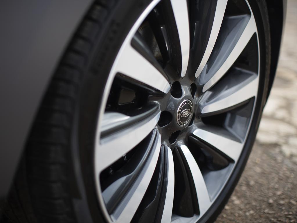 range_rover_sv_burford_edition_4.jpg.fb126b160ce03820c8da29de7e3aaadd.jpg