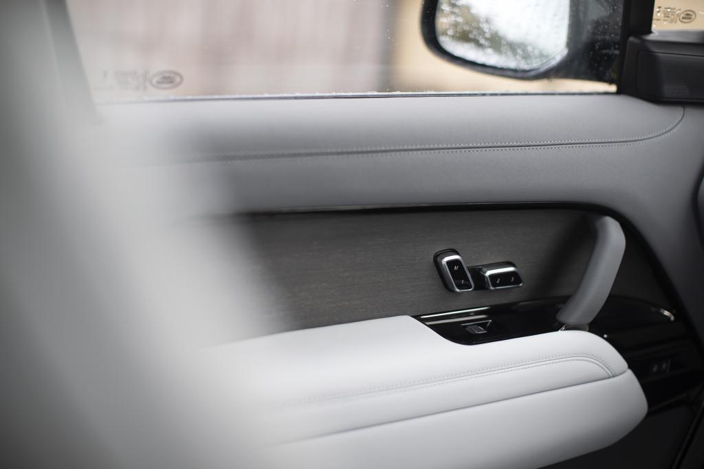 range_rover_sv_burford_edition_5.jpg.c70ee822617292888663cef9dc7b26d6.jpg