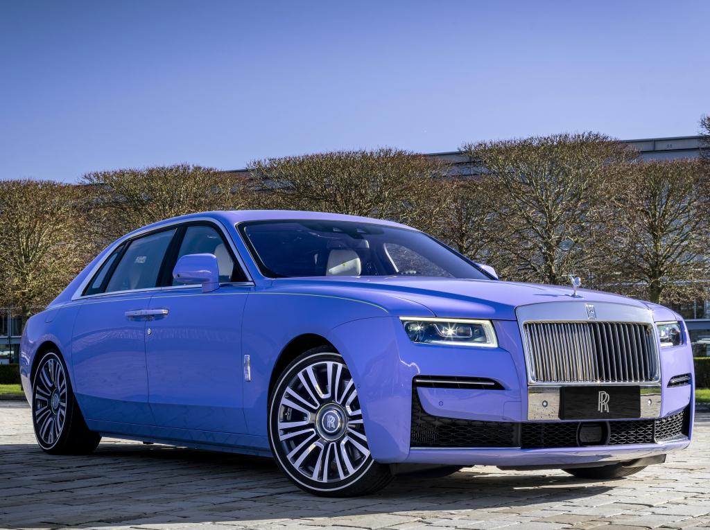 rolls-royce_ghost_extended_expressionism_011c0000132b0e51.jpg.3d2719cc5f492567a0e1e0beea71173c.jpg