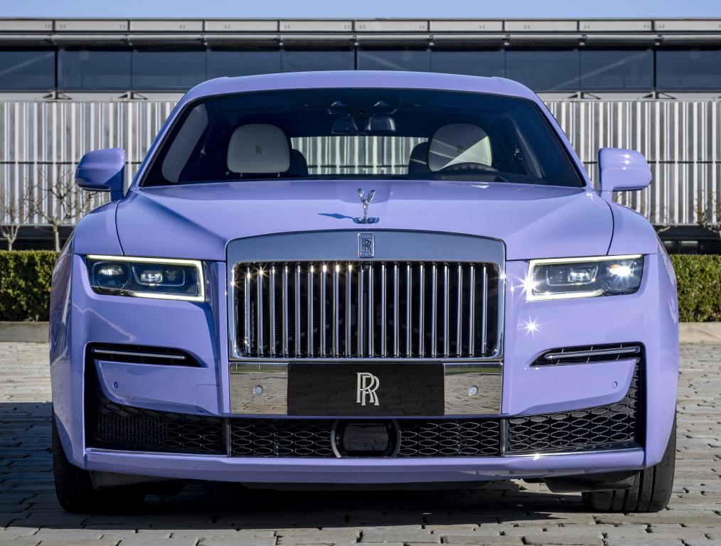 rolls-royce_ghost_extended_expressionism_1_020102280fc90bf6.jpg.65ac925f5148a7bb91d91badb1d0e752.jpg