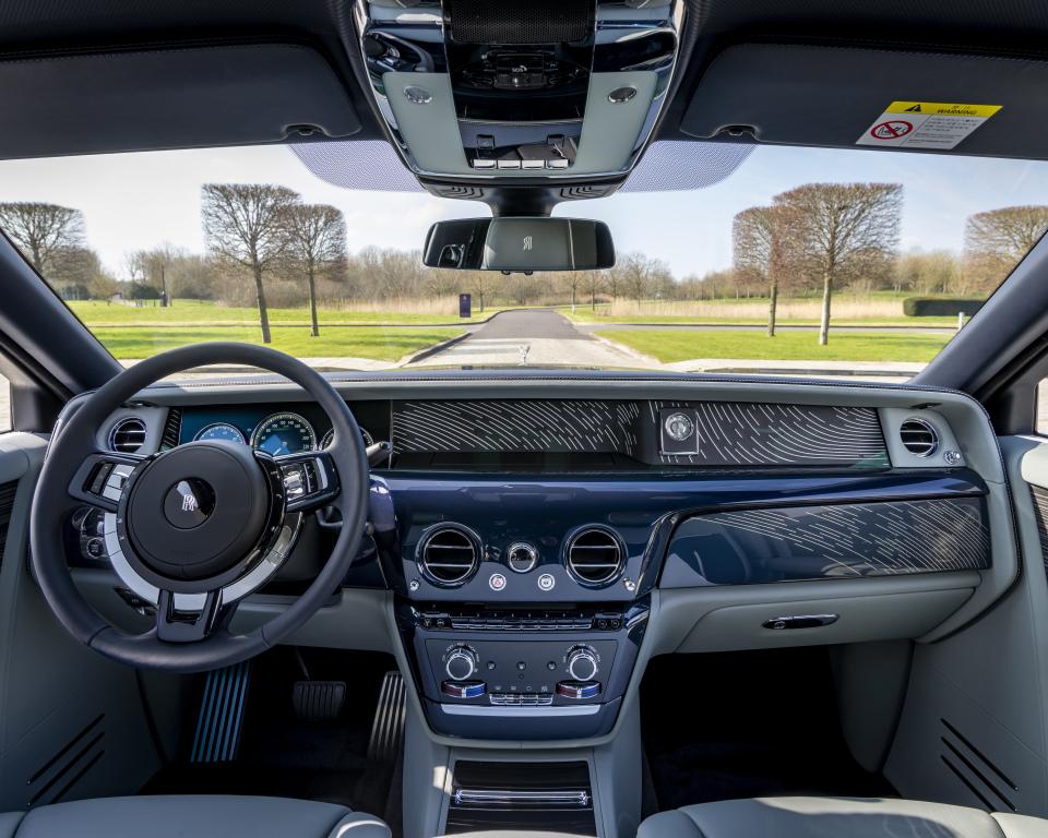 rolls-royce_phantom_ewb_magnetism_46.jpg.aae5b670ee0e82ee84d4379800870474.jpg