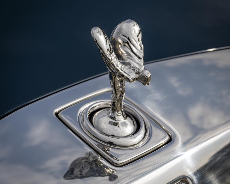 rolls-royce_phantom_ewb_magnetism_7.jpg.534ddce63d9c39752426d93e7fdc6f53.jpg