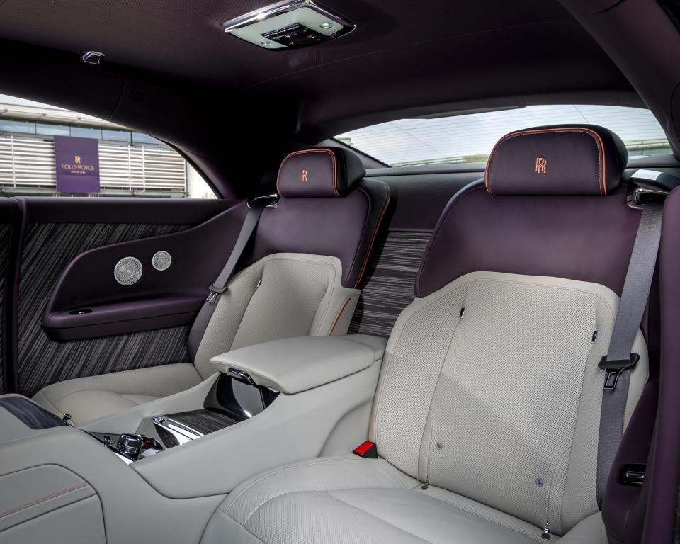 rolls-royce_spectre_escapism_1.jpg.11abe27e7ee6c2c8d9e66354089f6913.jpg