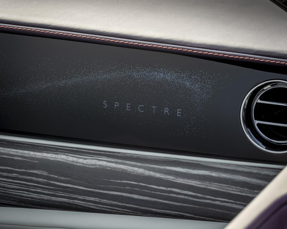 rolls-royce_spectre_escapism_8.jpg.2ae5e6255b69abe867c8875c6c611146.jpg