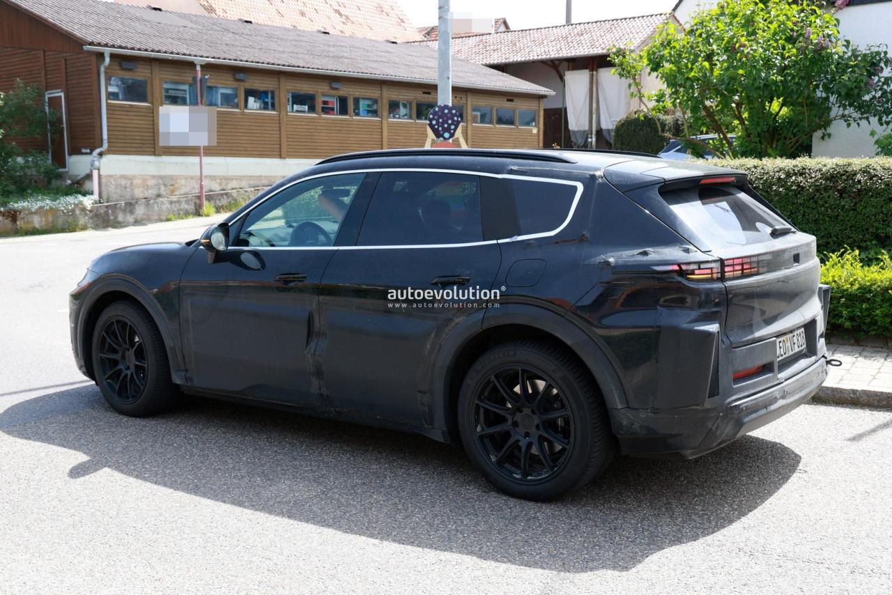 2026-porsche-cayenne-electric-sheds-some-camo-still-hides-plenty-of-details_8.thumb.jpg.46e05a90d1bd52a10039f0ba8787dfee.jpg