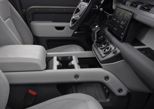 DEF_110_25MY_080524_01_INTERIOR.jpg.7c3f9e5359ea83f34cee3d48600cbd79.jpg