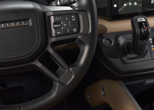DEF_130_25MY_080524_09_INTERIOR.jpg.cb9ef1a232bb831797d385174c2a3916.jpg