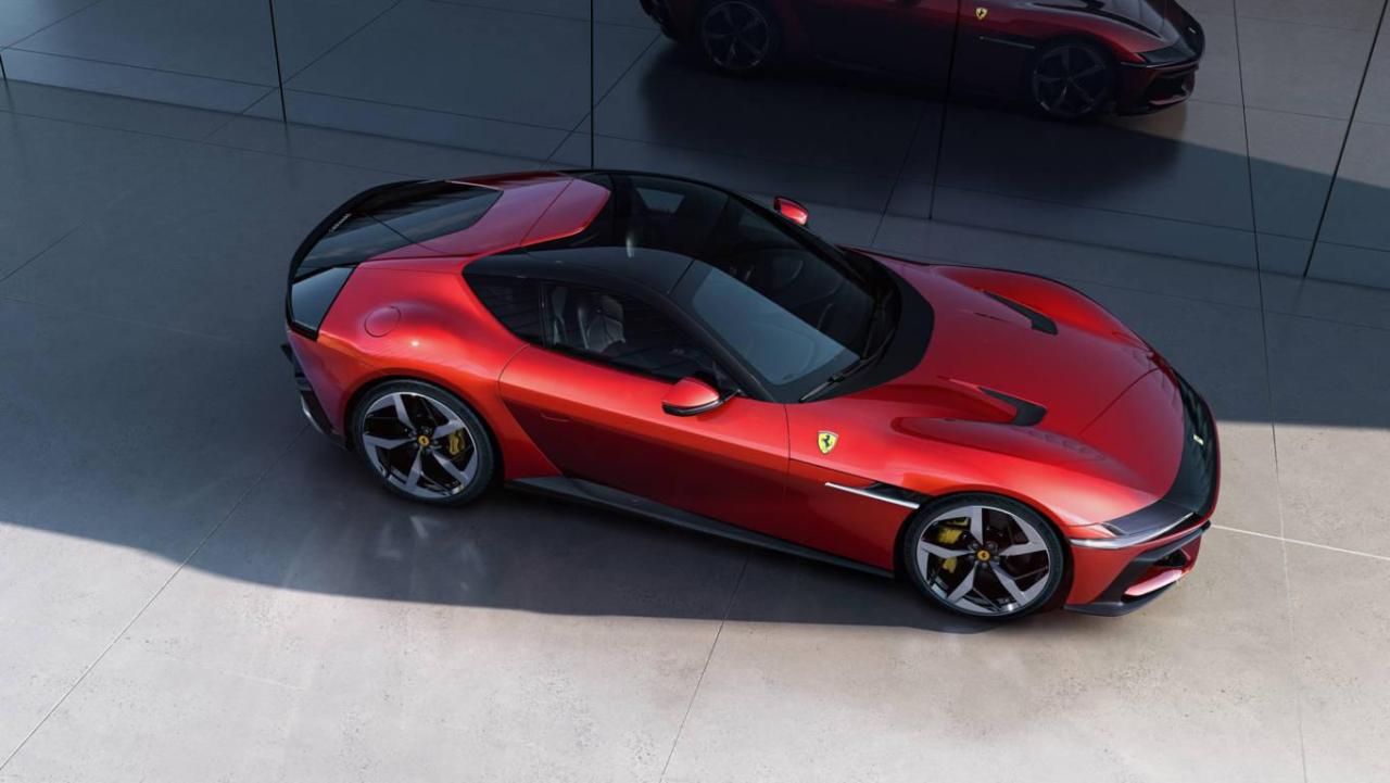 New_Ferrari_V12_ext_01_Design_red_media_691a14e7-b188-4a4e-ae81-9c3cc34b1bf6.thumb.jpg.2985365424e08f388b32096a9609488d.jpg
