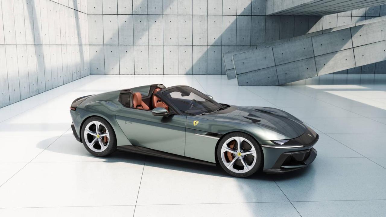 New_Ferrari_V12_ext_01_spider_media_c5dd94f0-6042-45a8-bc90-b633d5df2981.jpg