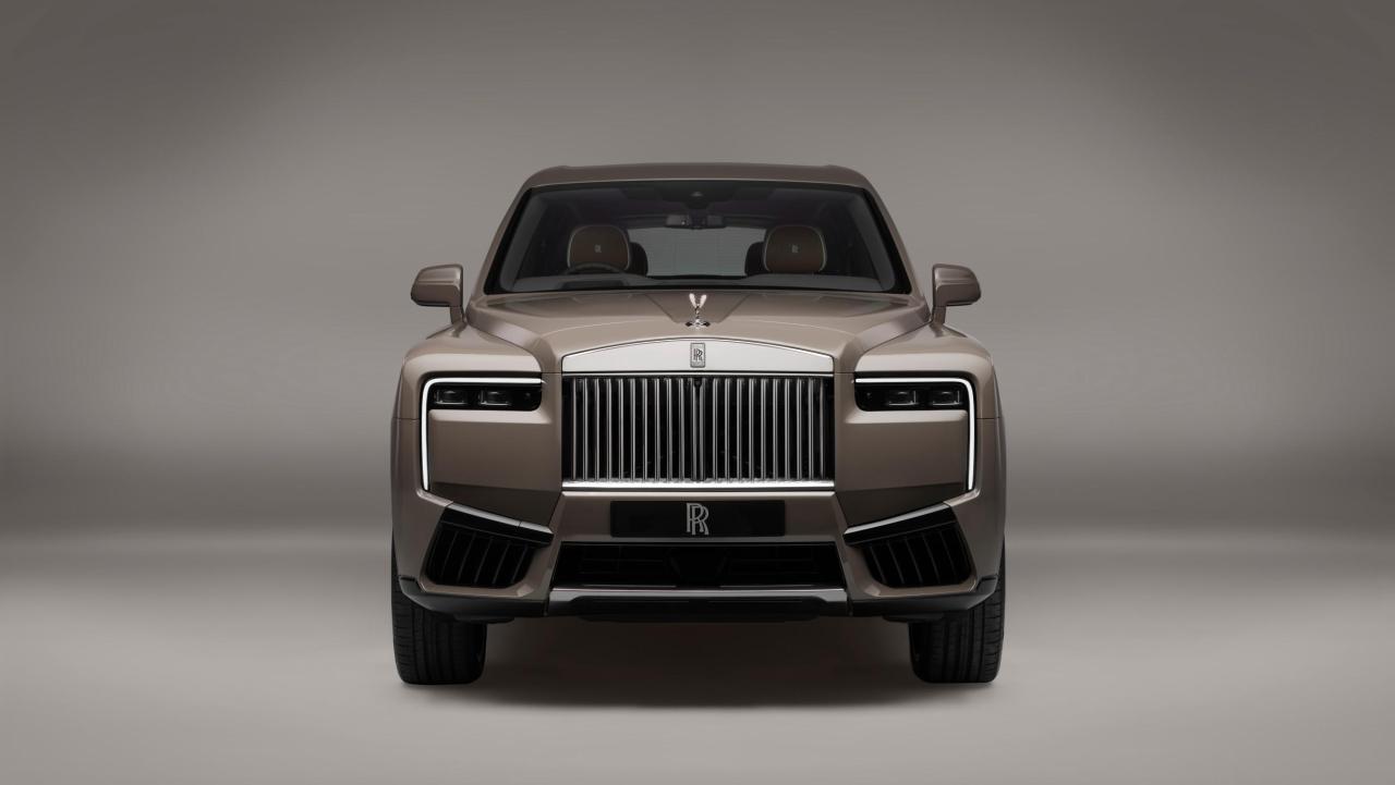 P90549021_lowRes_rolls-royce-cullinan.jpg