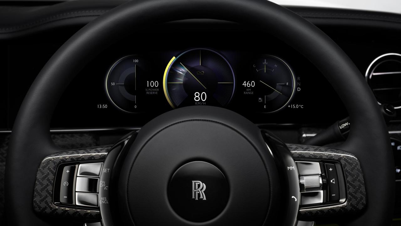 P90549045_lowRes_rolls-royce-black-ba.jpg