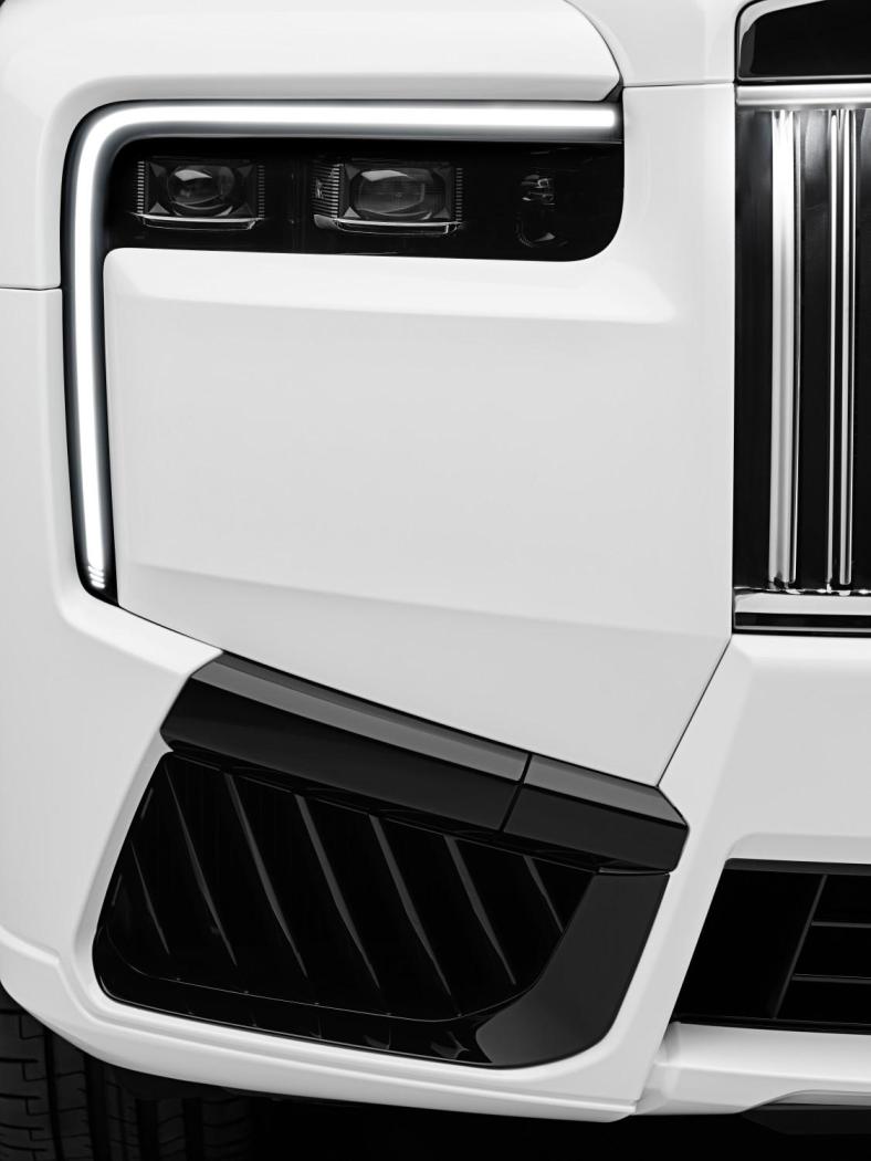 P90549054_lowRes_rolls-royce-black-ba.jpg