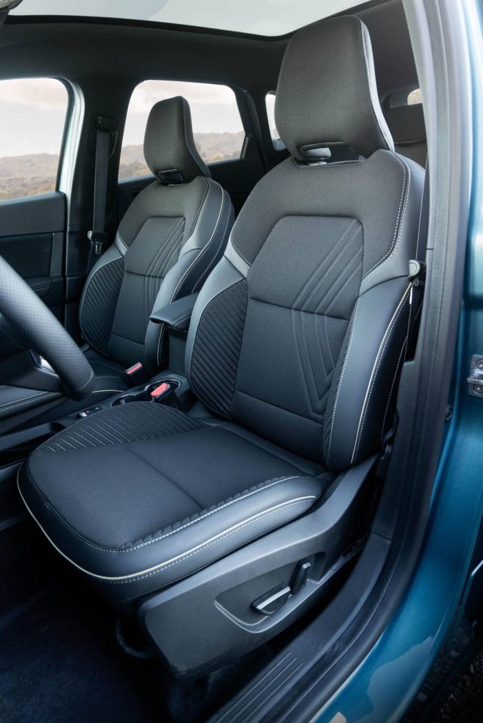 RenaultSymbiozE-TechfullhybridIconicMercuryBlue(43).thumb.jpg.95b35d3b2a5b36070af26c8cb61d6a28.jpg