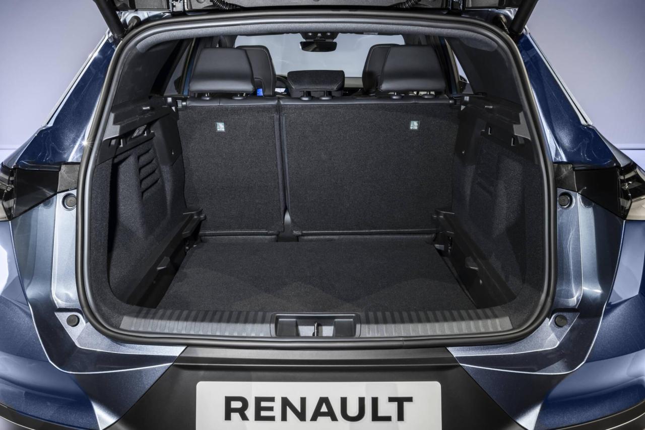 RenaultSymbiozE-TechfullhybridIconicMercuryBlue(69).thumb.jpg.ccf1fd3c564fe06e7d15fad7e07356f3.jpg