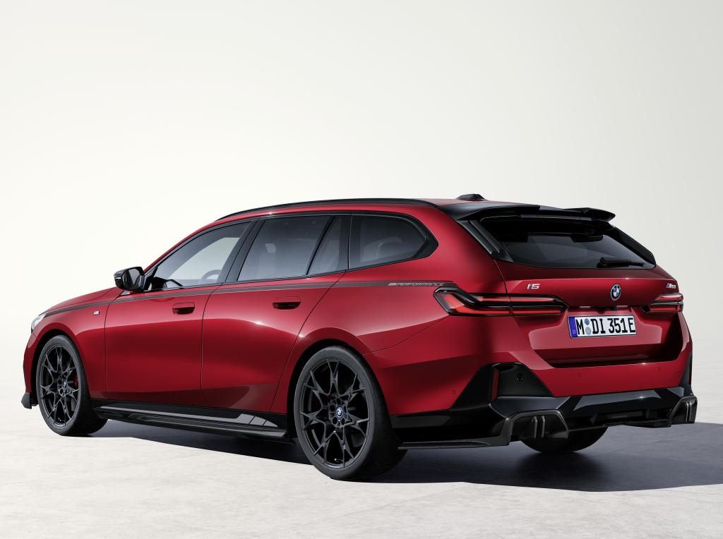 bmw_i5_m60_xdrive_touring_m_performance_parts_03d2014c169110d6.jpg.e3fda78bf3de1d11429dd59f37d43e8a.jpg