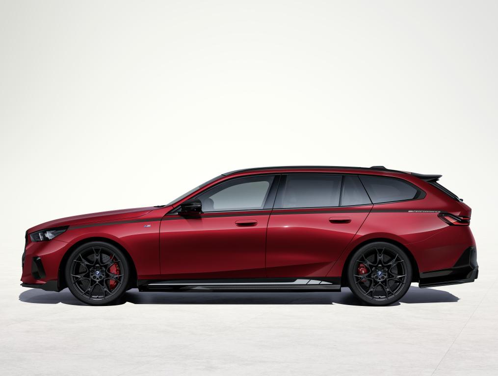 bmw_i5_m60_xdrive_touring_m_performance_parts_7_02530000197b1347.jpg.f655b8e5c8f62d4d9123aadf2e0d3682.jpg