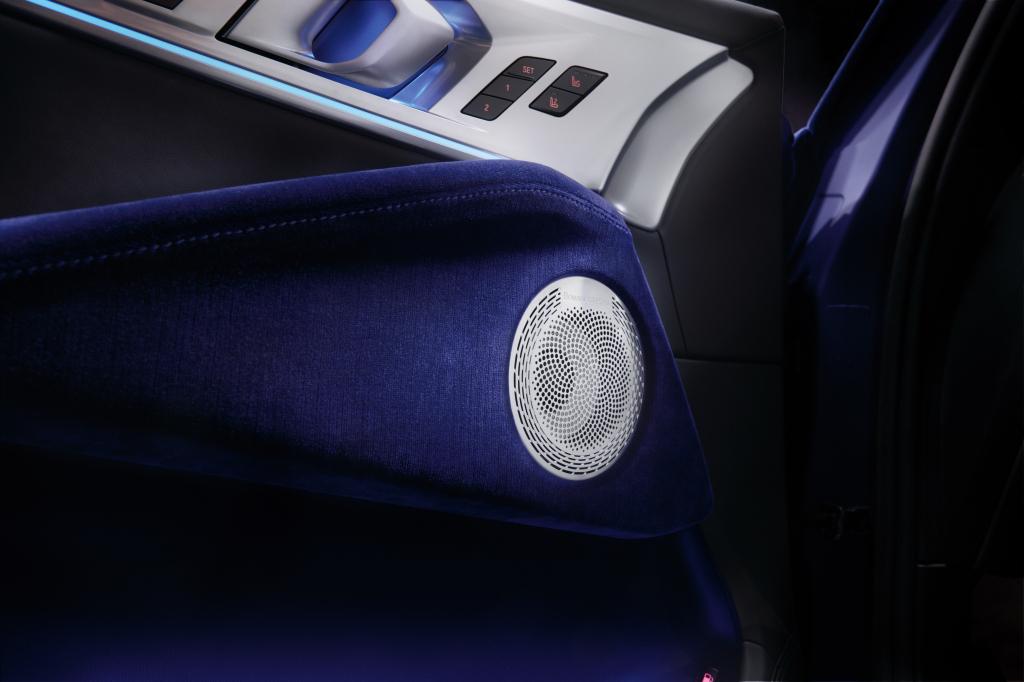 bmw_xm_mystique_allure_97.jpg.7322d11aacf70ca61059b436d9240ce6.jpg