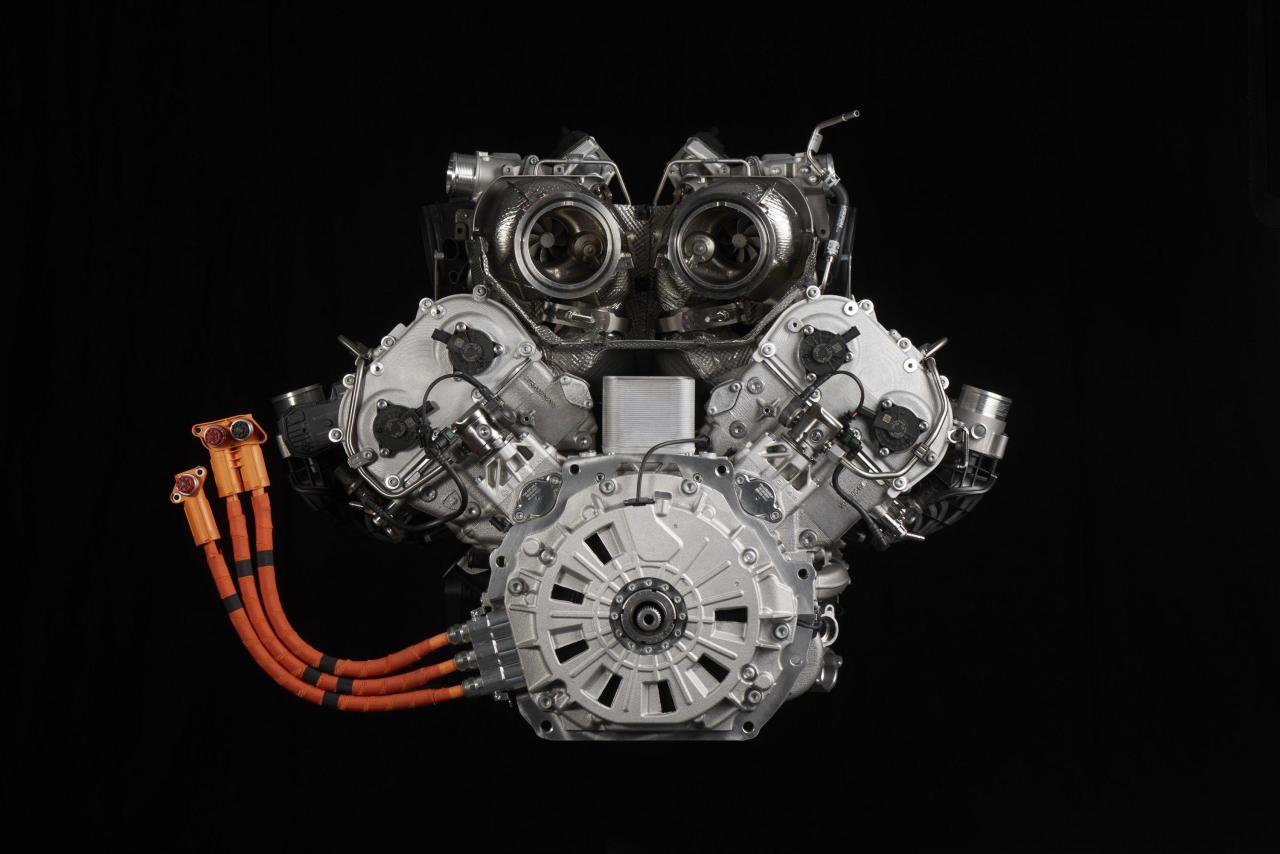 lambirghini-lp-634-v8-hybrid-engine-2.jpg