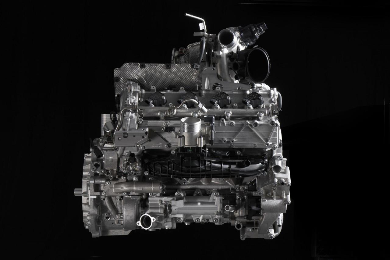 lambirghini-lp-634-v8-hybrid-engine-4.jpg