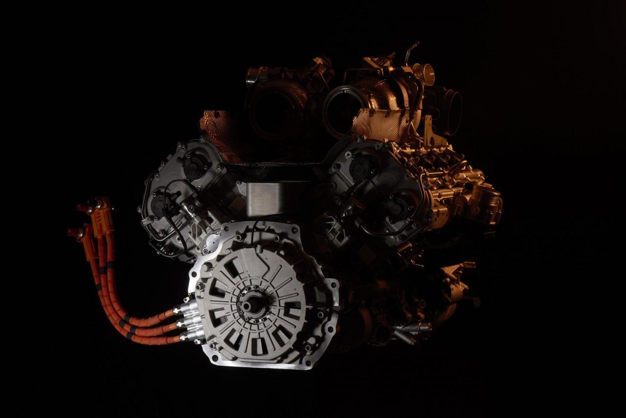 lambirghini-lp-634-v8-hybrid-engine-5.jpg