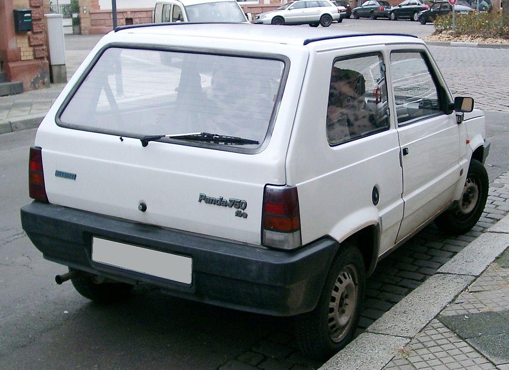 1024px-Fiat_Panda_rear_20071205.jpg.1fdcbab512cc885d3b2f11f2e5454e60.jpg