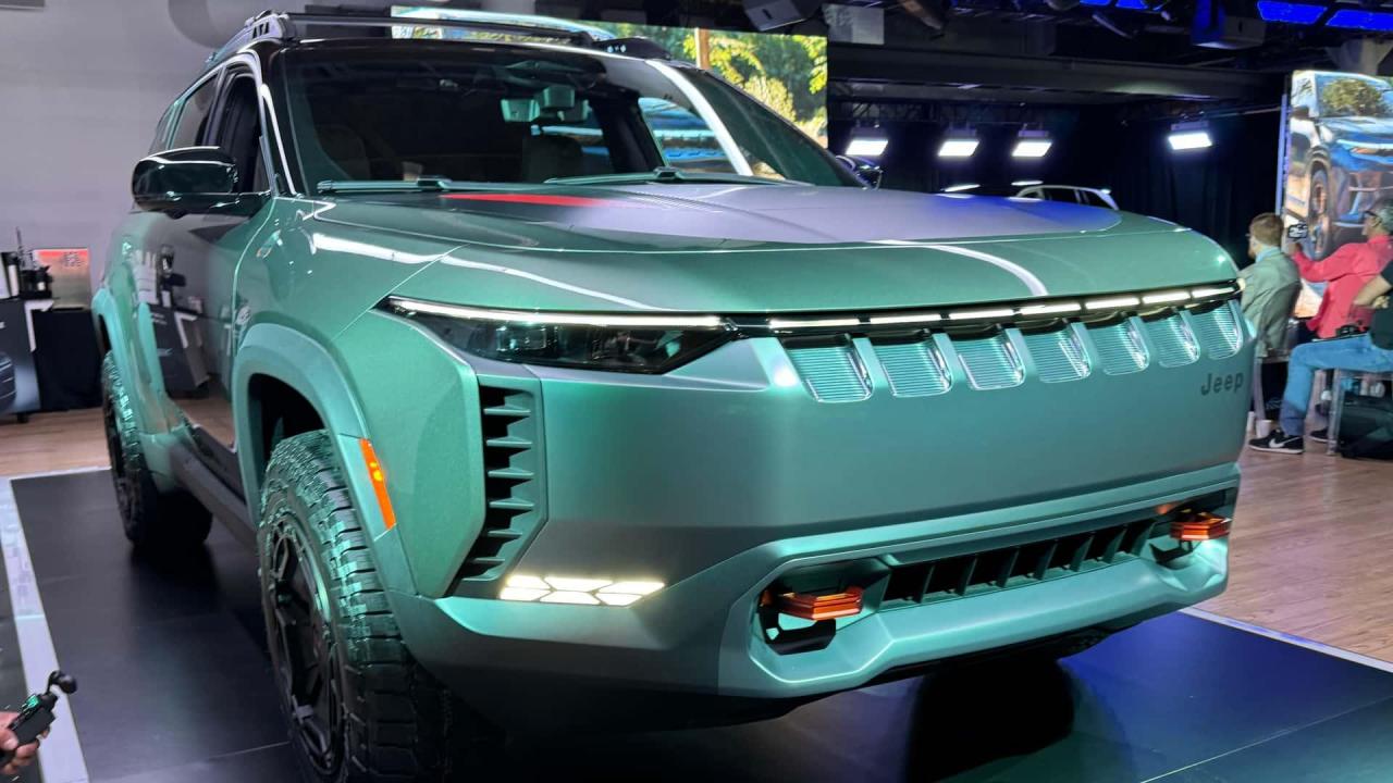 2024-jeep-wagoneer-s-trailhawk-live-photos(3).thumb.jpg.834611330fb1b7ab5d16525bc28d1767.jpg