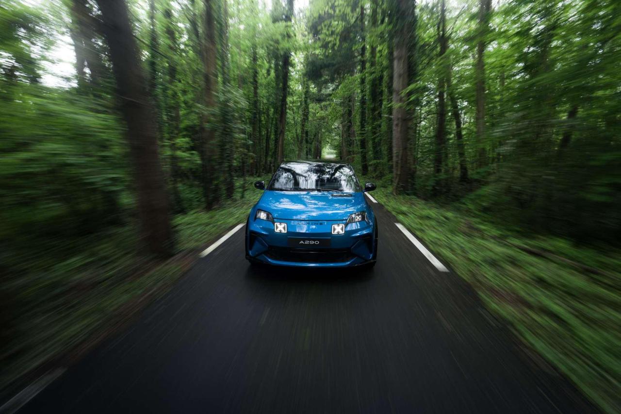 Alpine_A290_GTS_Bleu_Alpine_Vision_11.thumb.jpg.5cbbd53ee5465fbc7bb2f89a7a2f6ab3.jpg