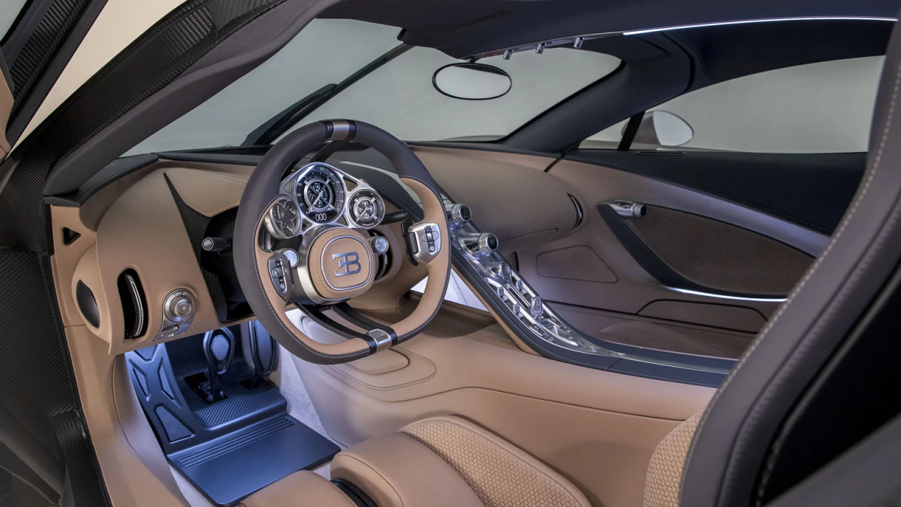 Bugatti-Tourbillon-interior-from-driver.thumb.jpg.7abc144a307e82f841ab73c70d5152b0.jpg