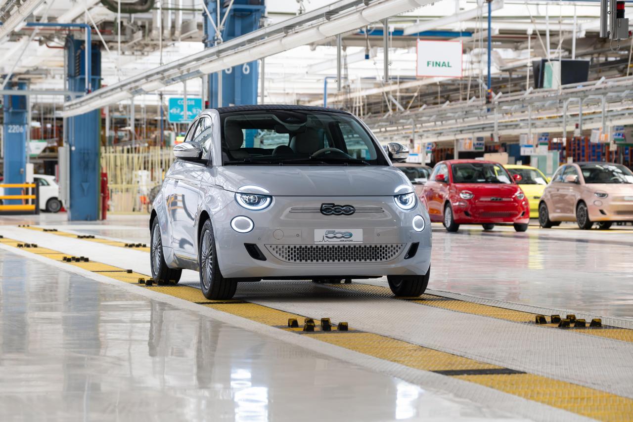 Fiat500eMIRAFIORI(2).thumb.jpg.3c0c709e9db3ace19130f07b1c937f3a.jpg