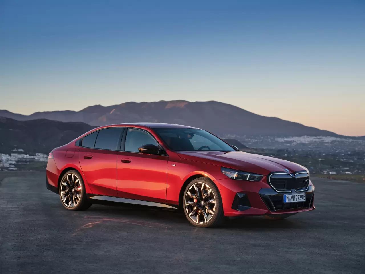 P90505499_highRes_the-new-bmw-i5-m60-x.thumb.jpg.da39ae54ce7197cb291a4217e9c0cb7b.jpg