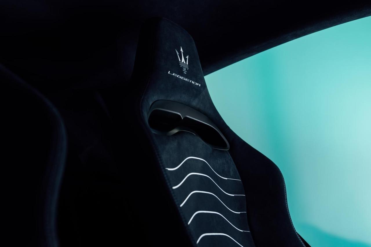 Small-24103-MaseratiMC20Leggenda.thumb.jpg.04c2008b84ee3b24203460992808ca54.jpg