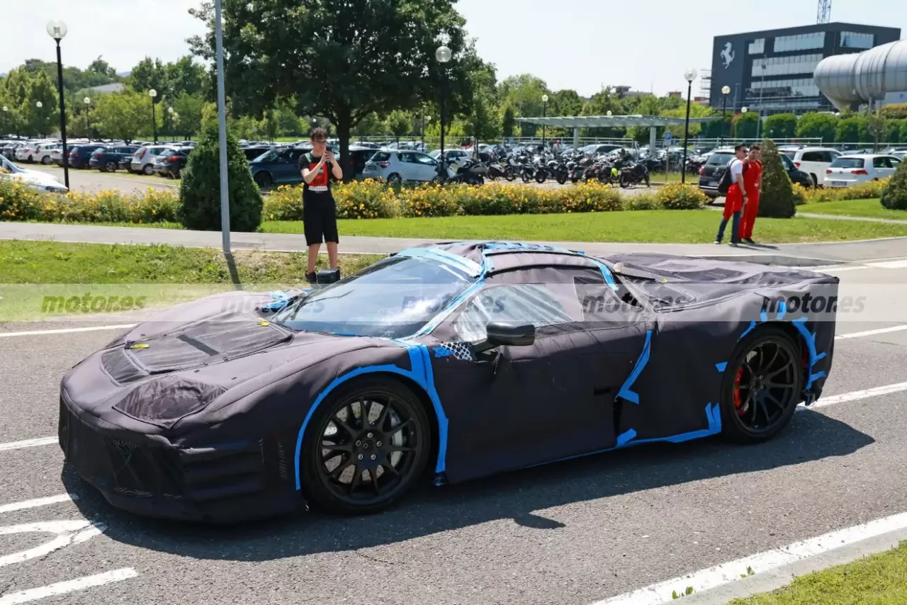 ferrari-f250-hypercar-fotos-espia-2024102568-1718012148_6.thumb.webp.d5d730ce47feed86d419999e2ebf8402.webp