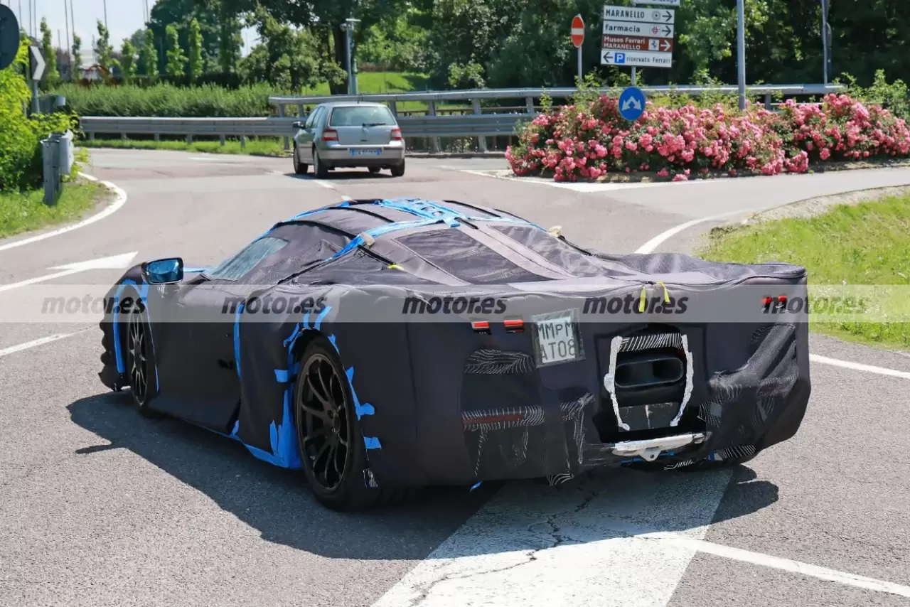 ferrari-f250-hypercar-fotos-espia-2024102568-1718012151_10.thumb.webp.07d3dc708a55d96a06e47662adc8ea2b.webp