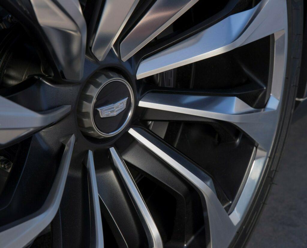 https___www.carscoops.com_wp-content_uploads_2024_06_Cadillac-Coupe-Concept-618-7-1024x828.jpg.40db53ba03ff3157e2e8e37642225e1a.jpg