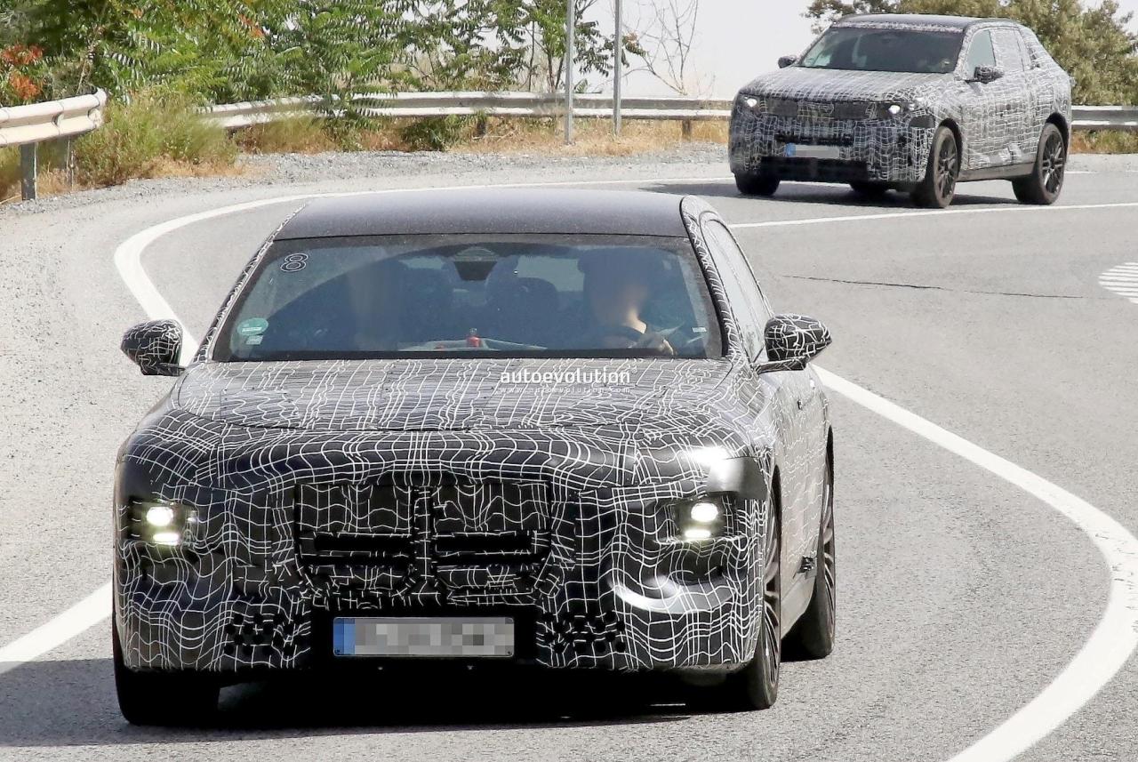 2027-bmw-7-series-lci-spied-with-revised-front-lighting-system-rear-light-bar_12.thumb.jpg.9aa5fbb916a23dc3399432724b29cd12.jpg