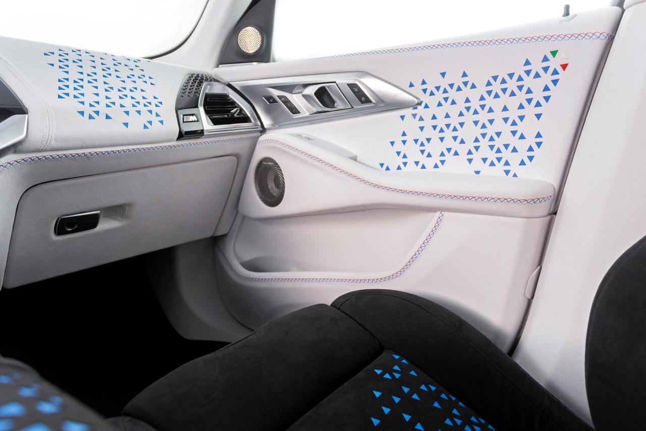P90559511_lowRes_bmw-and-alcantara-20.jpg