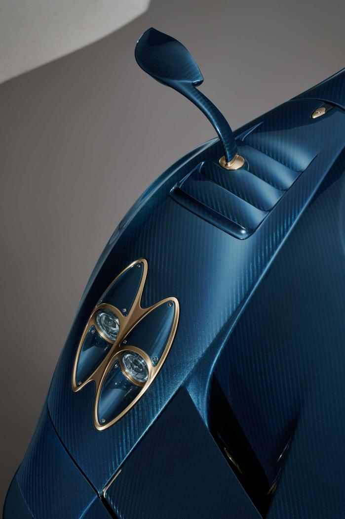 Pagani-Huayra-Epitome_6_Anteriore_Dettaglio-luci.thumb.jpg.6e22e4aeb13ef78ae4cf4fa9f3777d32.jpg